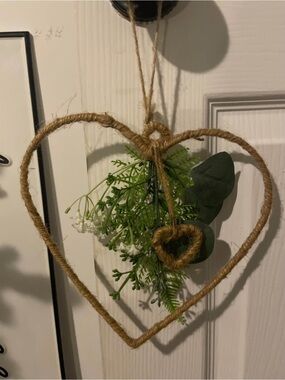 JUTE HEART WREATH